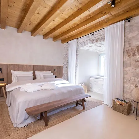 Forkira Luxury Hvar חוואר